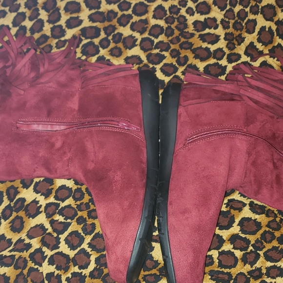 Red suede boots - Picture 2 of 5